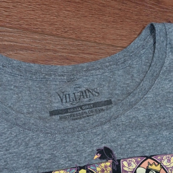 DISNEY VILLAINS CAP SLEEVE tshirt.   #5266 - Picture 4 of 6